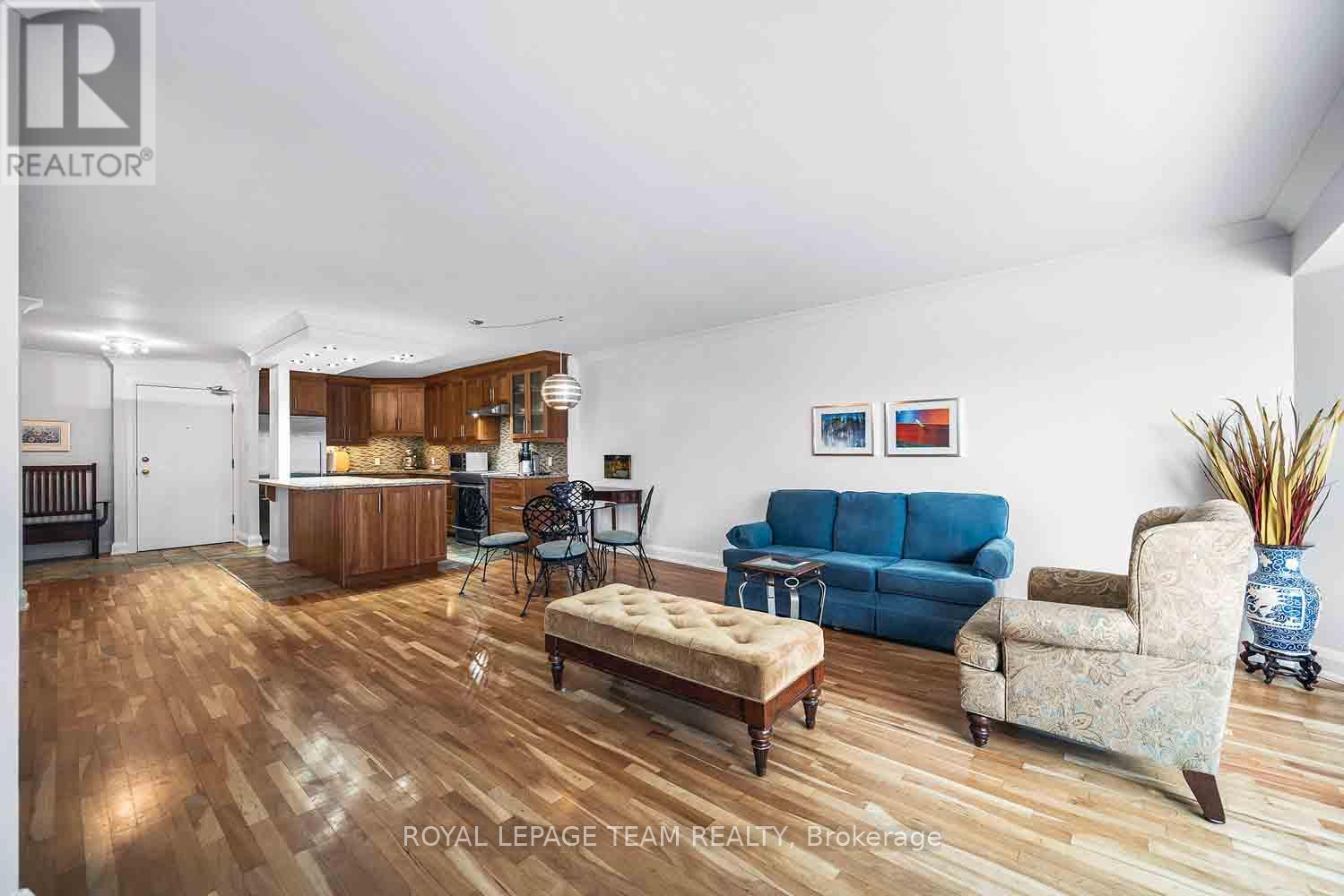Photo 10 of 207 151 Bay Street, Ottawa ON