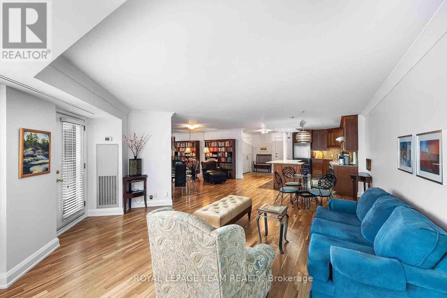 Photo 13 of 207 151 Bay Street, Ottawa ON