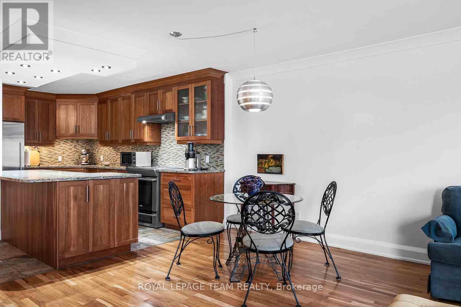 Photo 15 of 207 151 Bay Street, Ottawa ON
