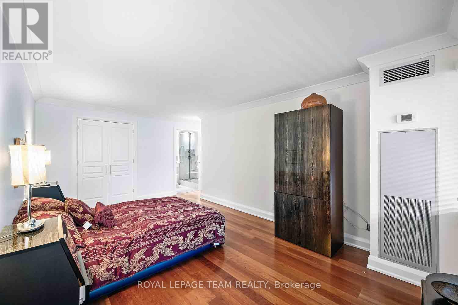 Photo 28 of 207 151 Bay Street, Ottawa ON