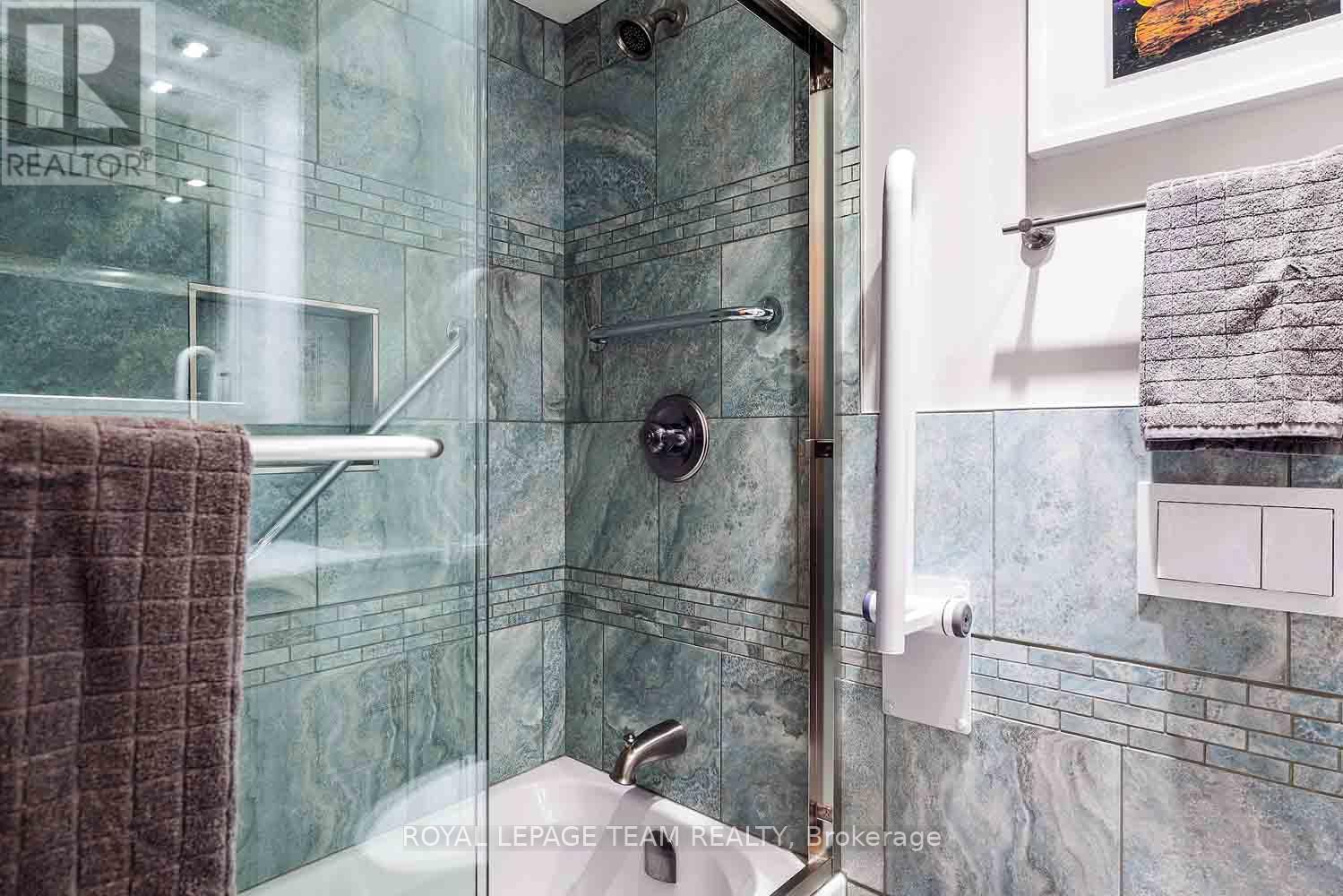 Photo 36 of 207 151 Bay Street, Ottawa ON