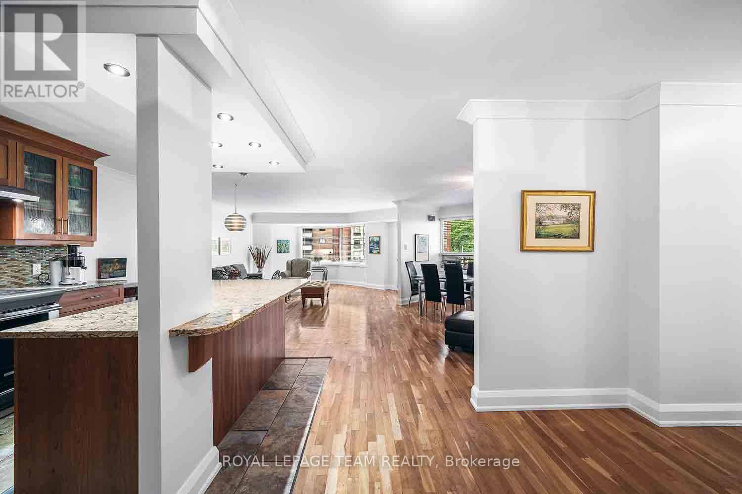 Photo 7 of 207 151 Bay Street, Ottawa ON
