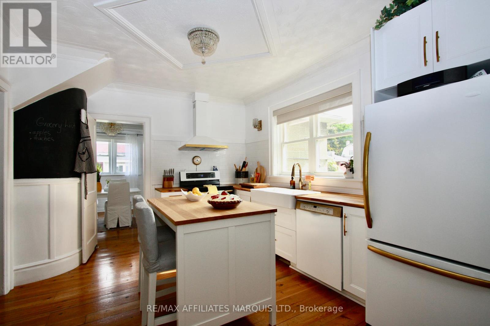 Photo 4 of 444 York Street, Cornwall ON