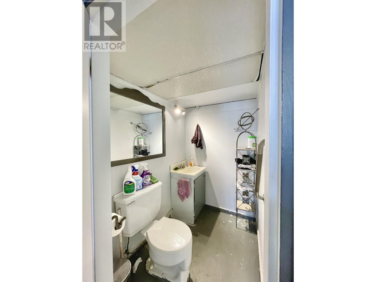 2 851 GIBSONS WAY, Gibsons