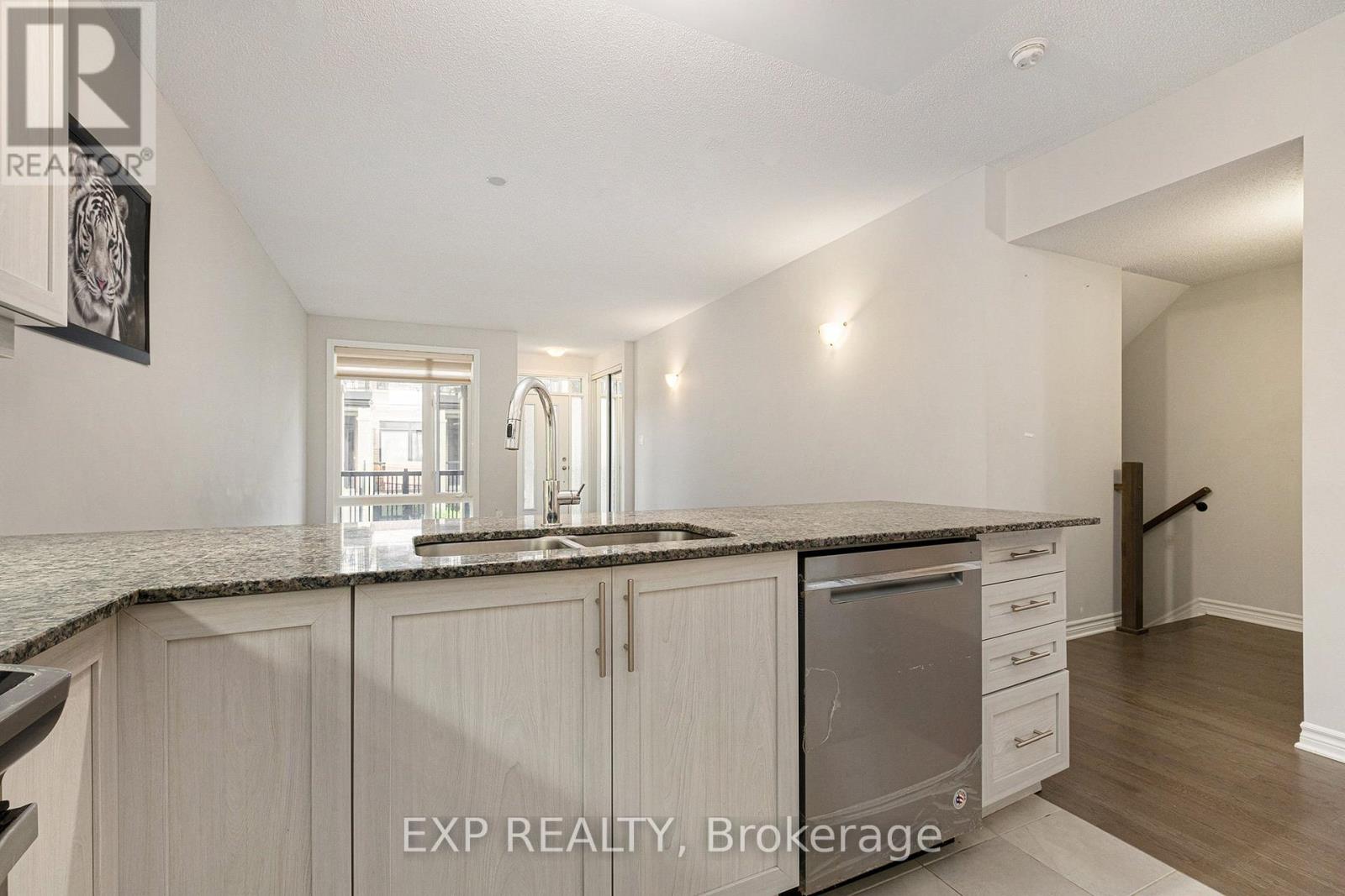 Photo 4 of 274 Pembina Private, Ottawa ON