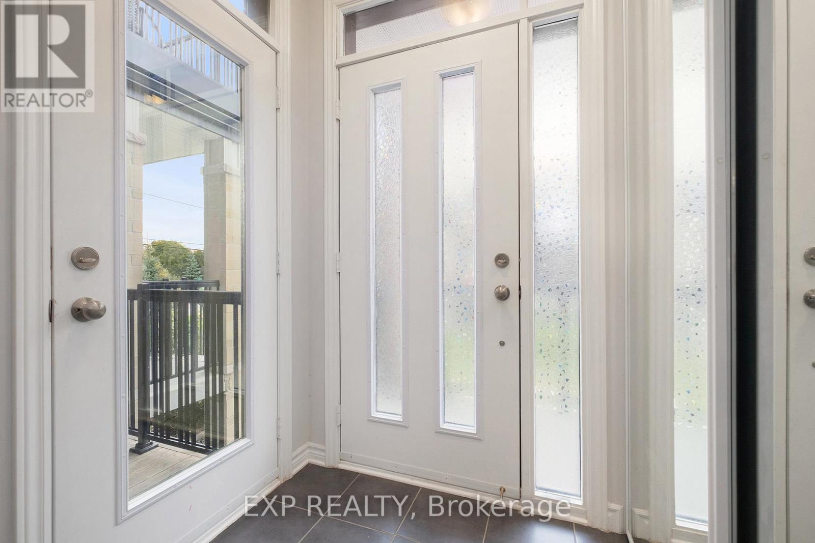 Photo 2 of 274 Pembina Private, Ottawa ON