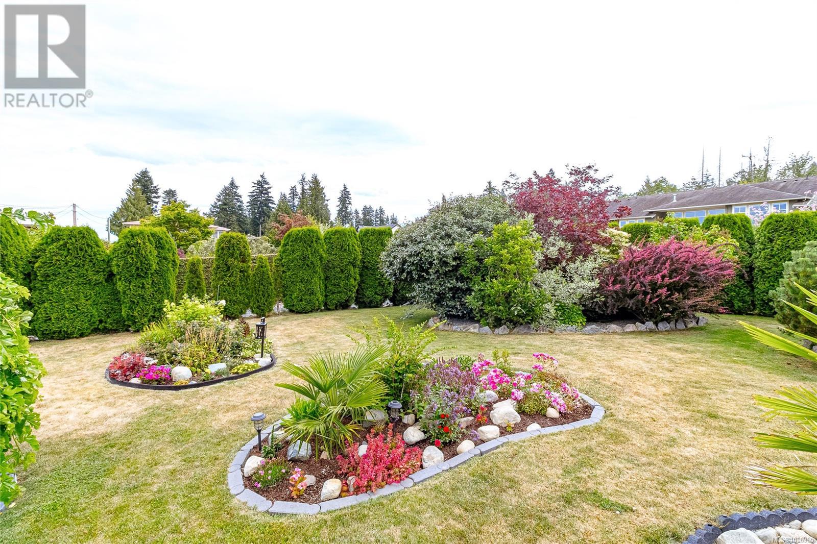 3635 Shannon Dr, Ladysmith