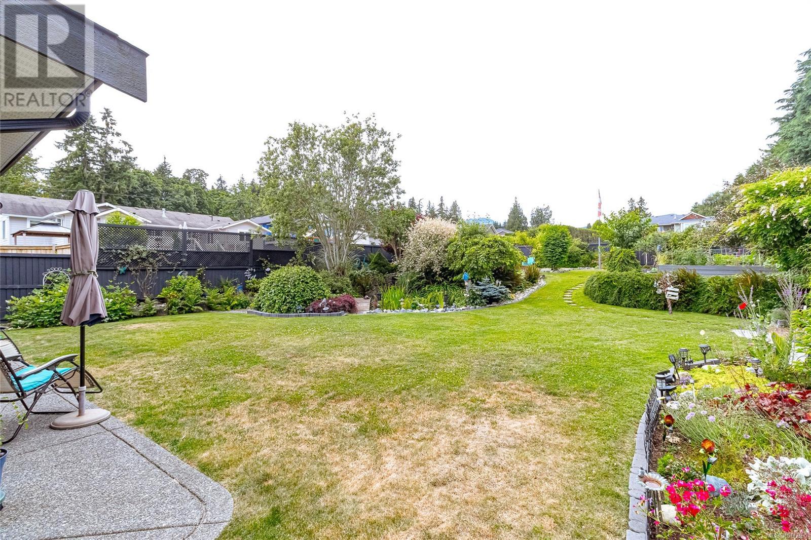 3635 Shannon Dr, Ladysmith