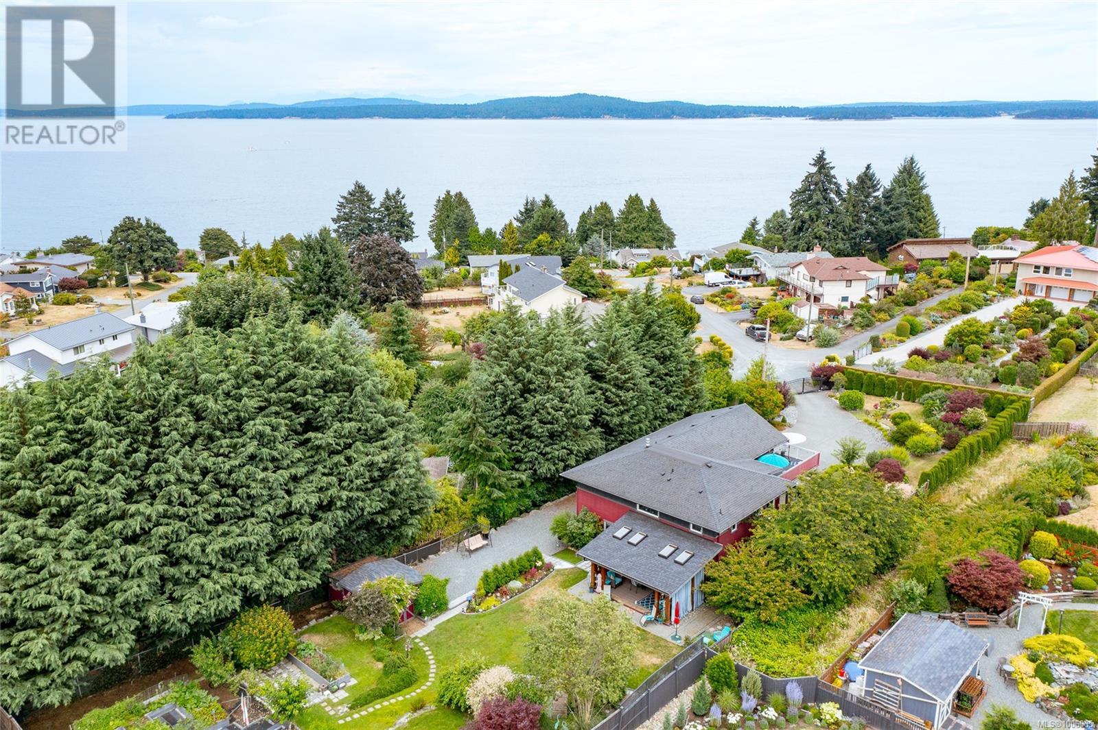 3635 Shannon Dr, Ladysmith