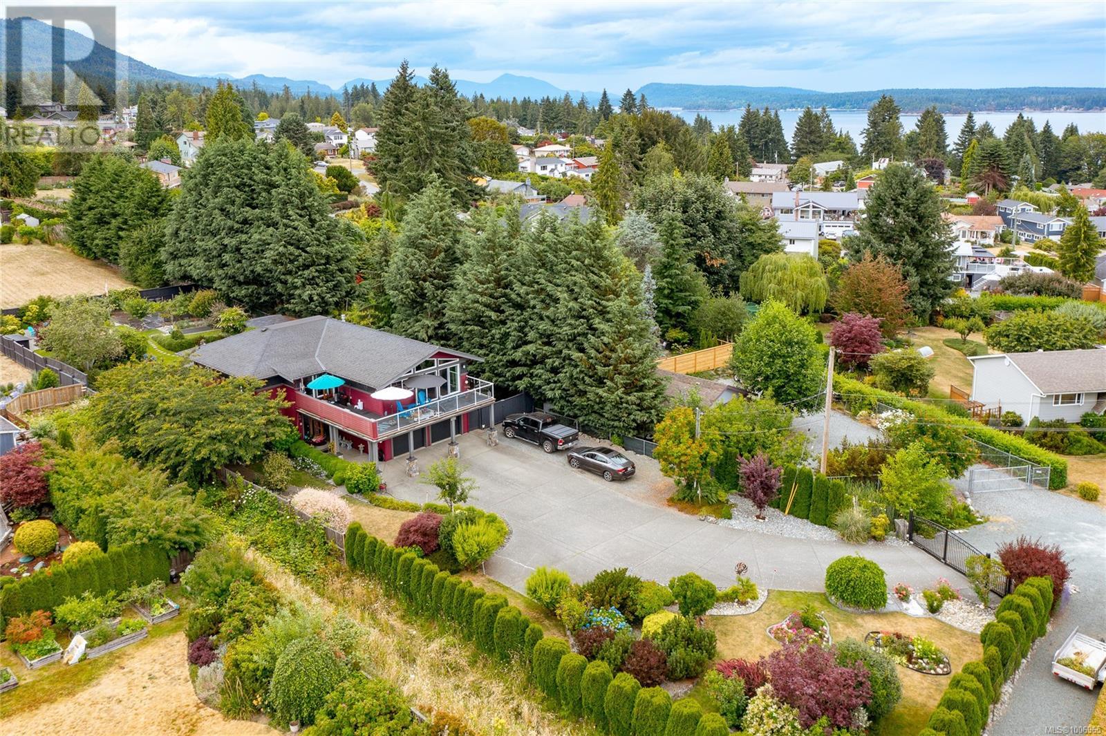 3635 Shannon Dr, Ladysmith