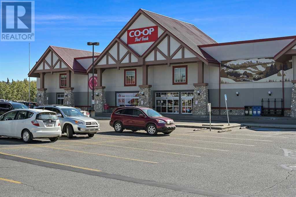 Single Family House for Sale in   Rockyledge View NW Rocky Ridge Calgary 
