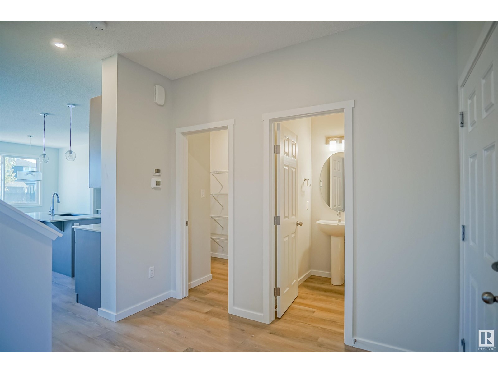 Photo 5 of 18154 73 A St Nw, Edmonton AB