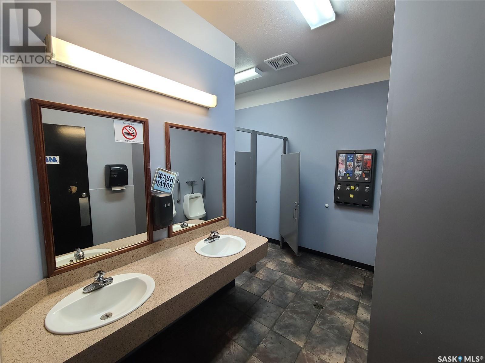 101 Railway AVENUE — photo 20