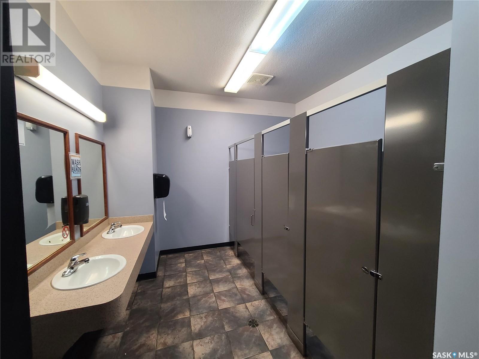 101 Railway AVENUE — photo 21
