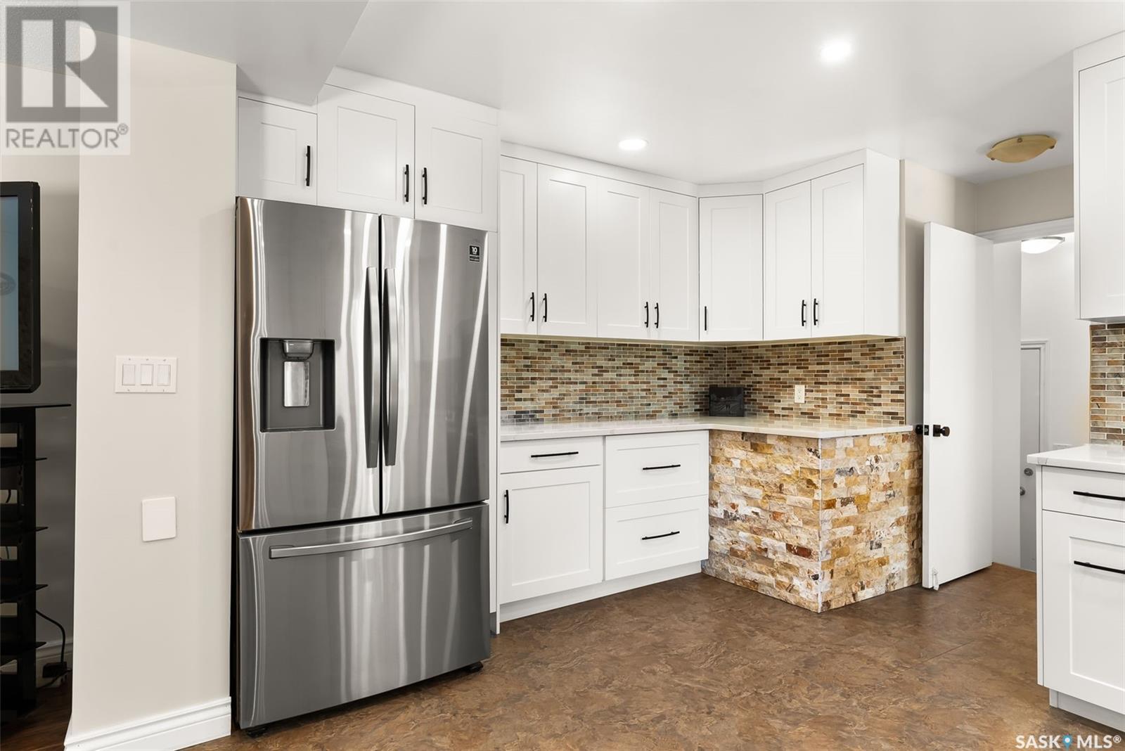 Single Family House Bungalow for Sale in  Heritage PLACE Regina 