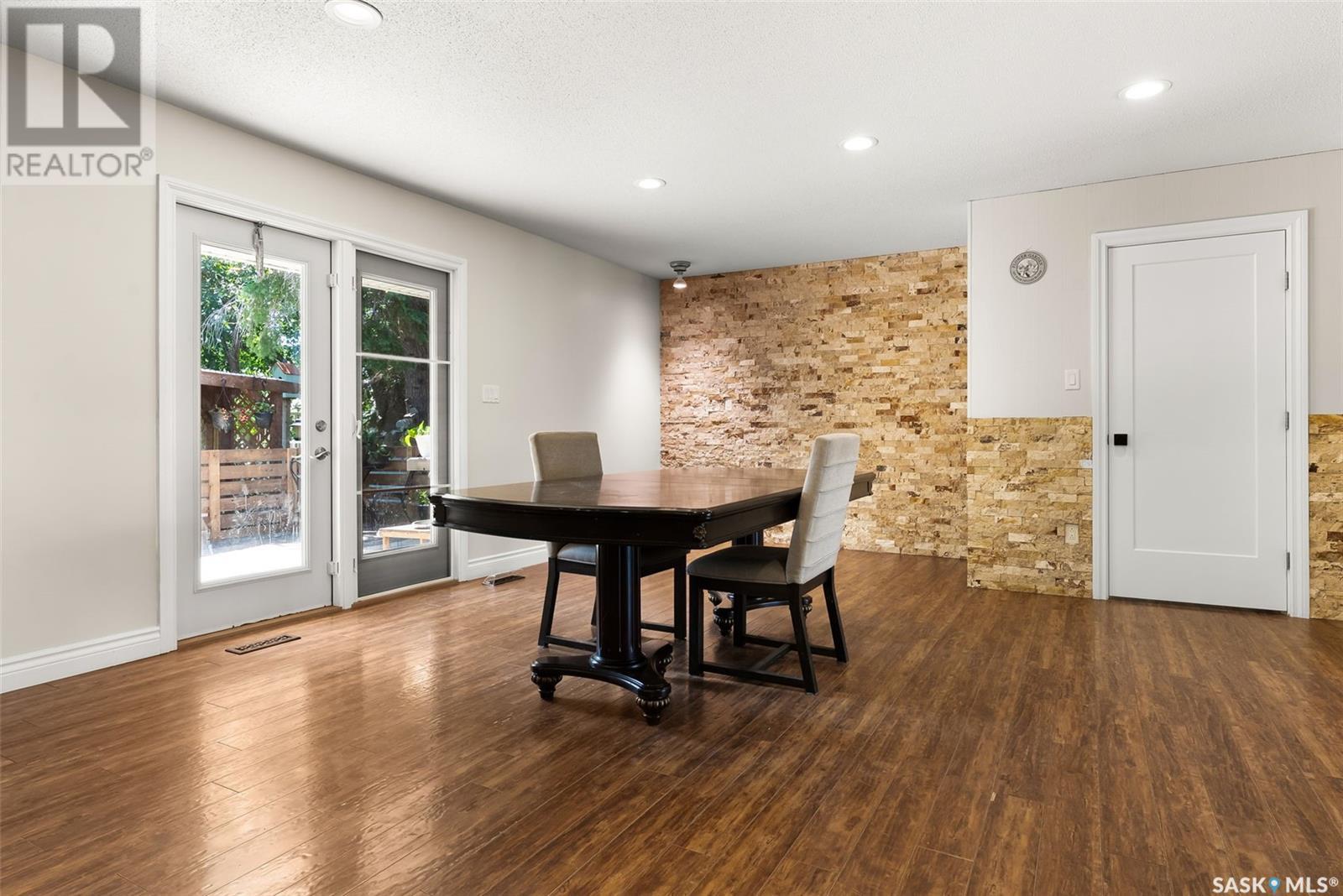 Single Family House Bungalow for Sale in  Heritage PLACE Regina 