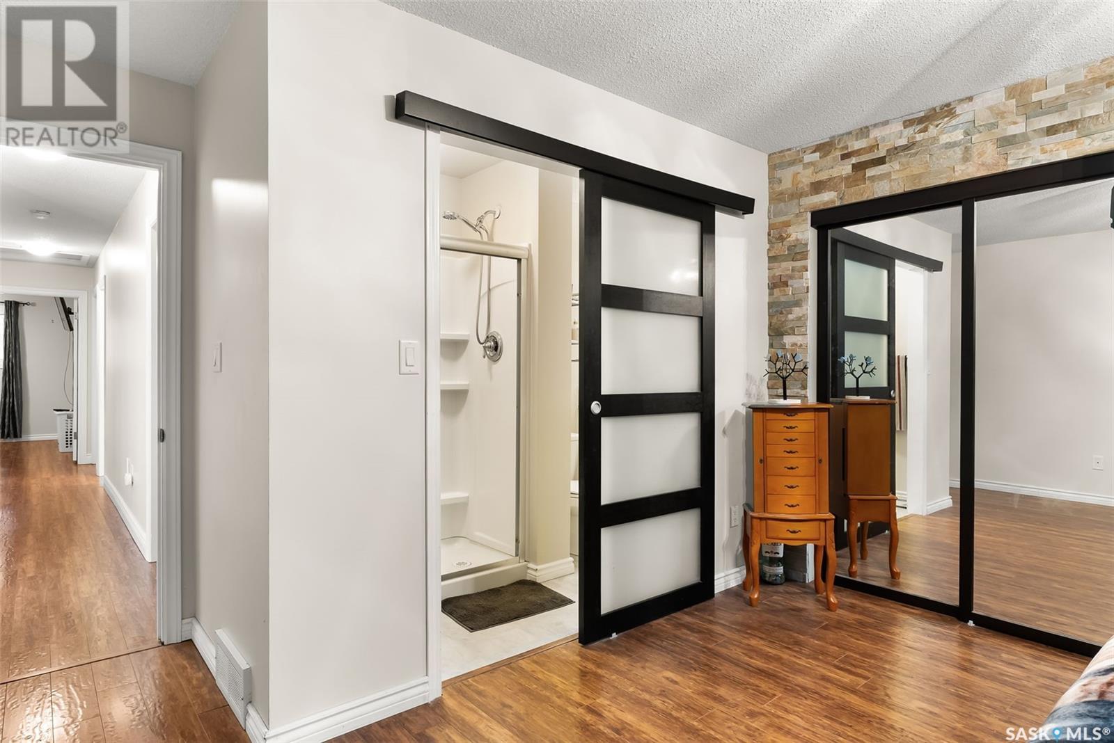 Single Family House Bungalow for Sale in  Heritage PLACE Regina 