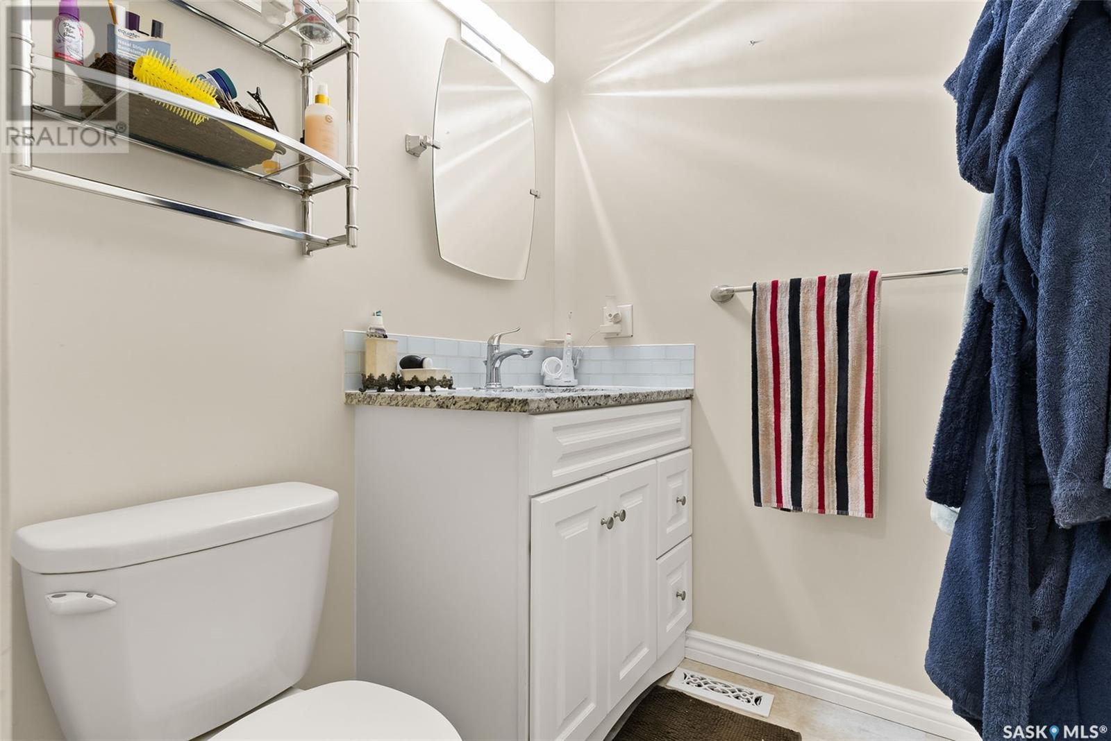 Single Family House Bungalow for Sale in  Heritage PLACE Regina 