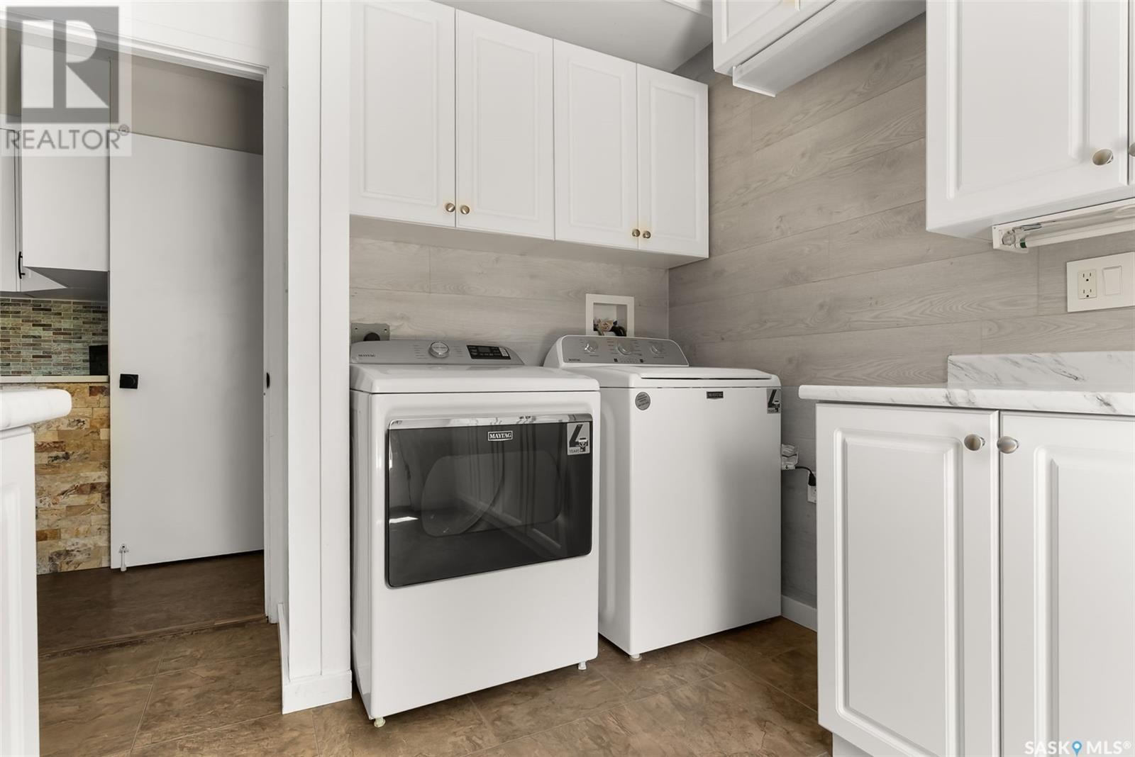 Single Family House Bungalow for Sale in  Heritage PLACE Regina 