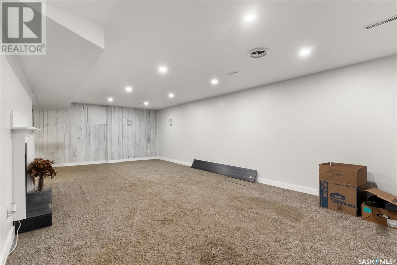 Single Family House Bungalow for Sale in  Heritage PLACE Regina 