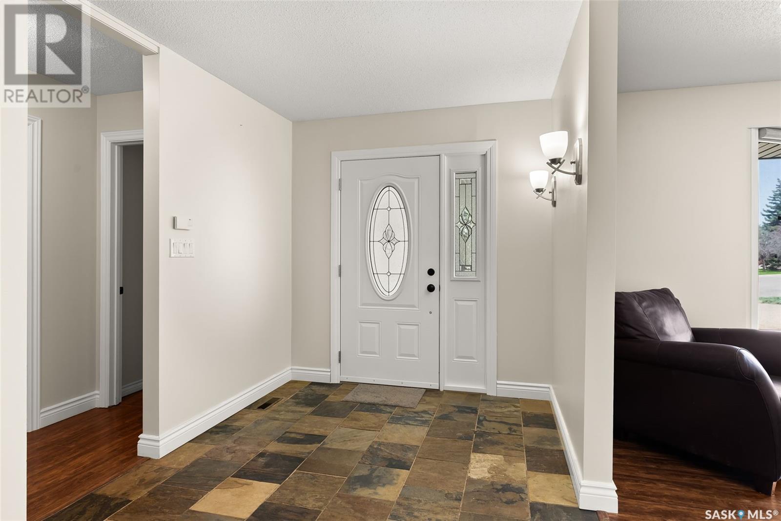 Single Family House Bungalow for Sale in  Heritage PLACE Regina 