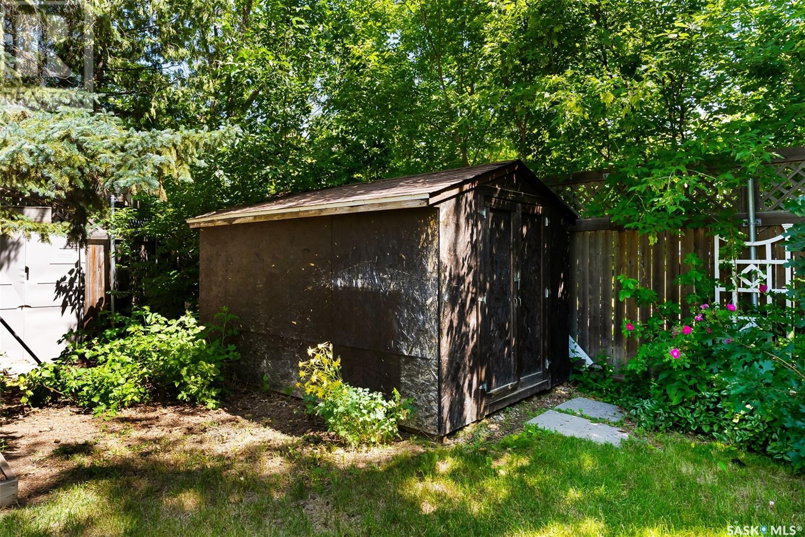 Single Family House Bungalow for Sale in  Heritage PLACE Regina 