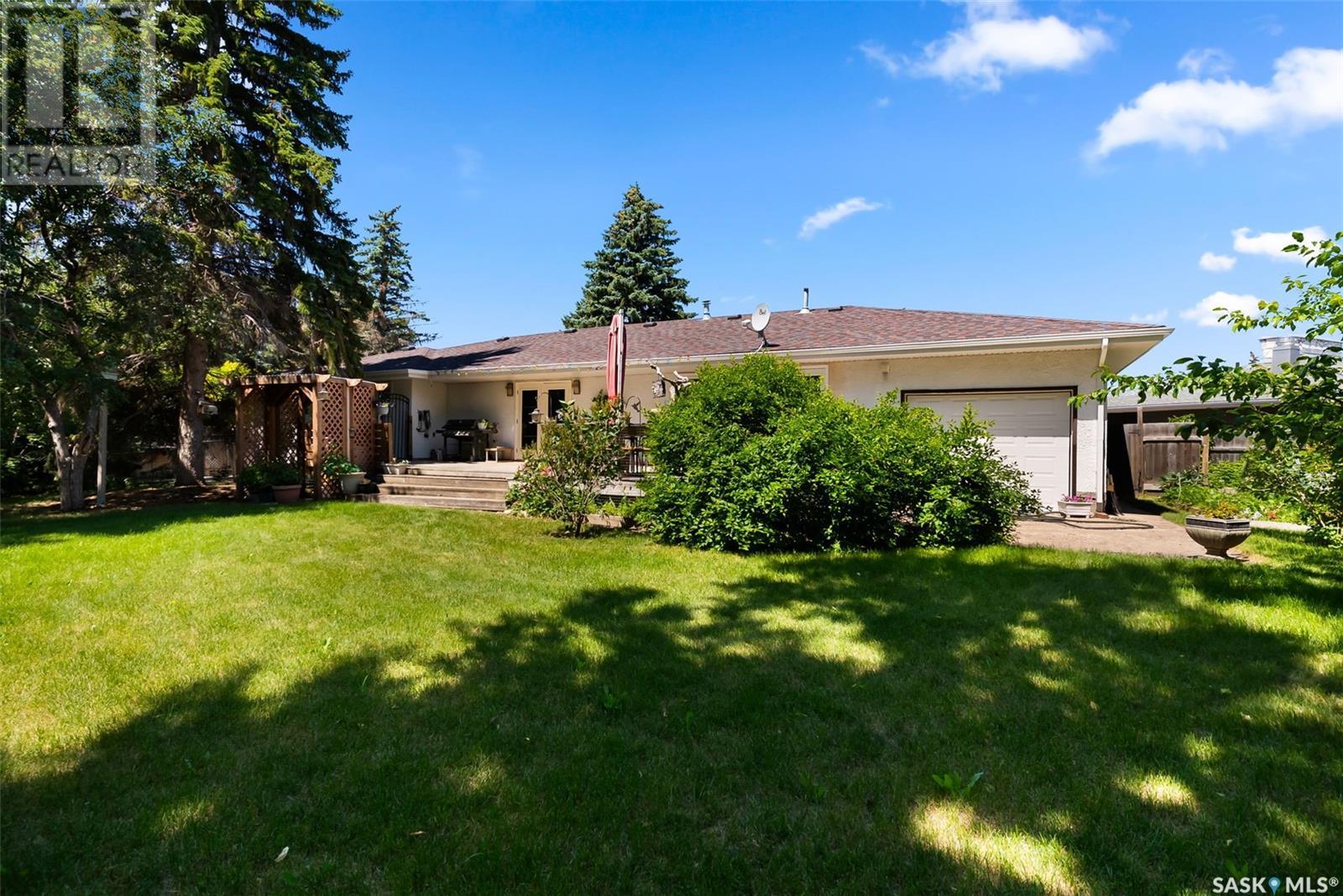 Single Family House Bungalow for Sale in  Heritage PLACE Regina 