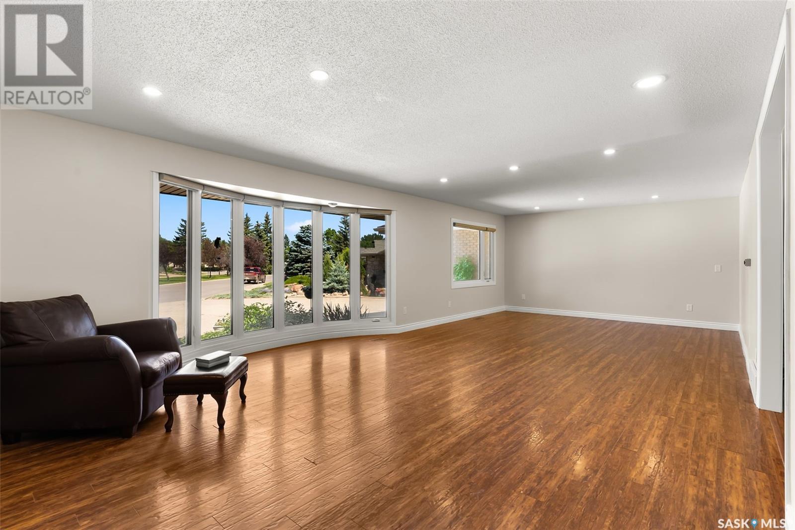 Single Family House Bungalow for Sale in  Heritage PLACE Regina 