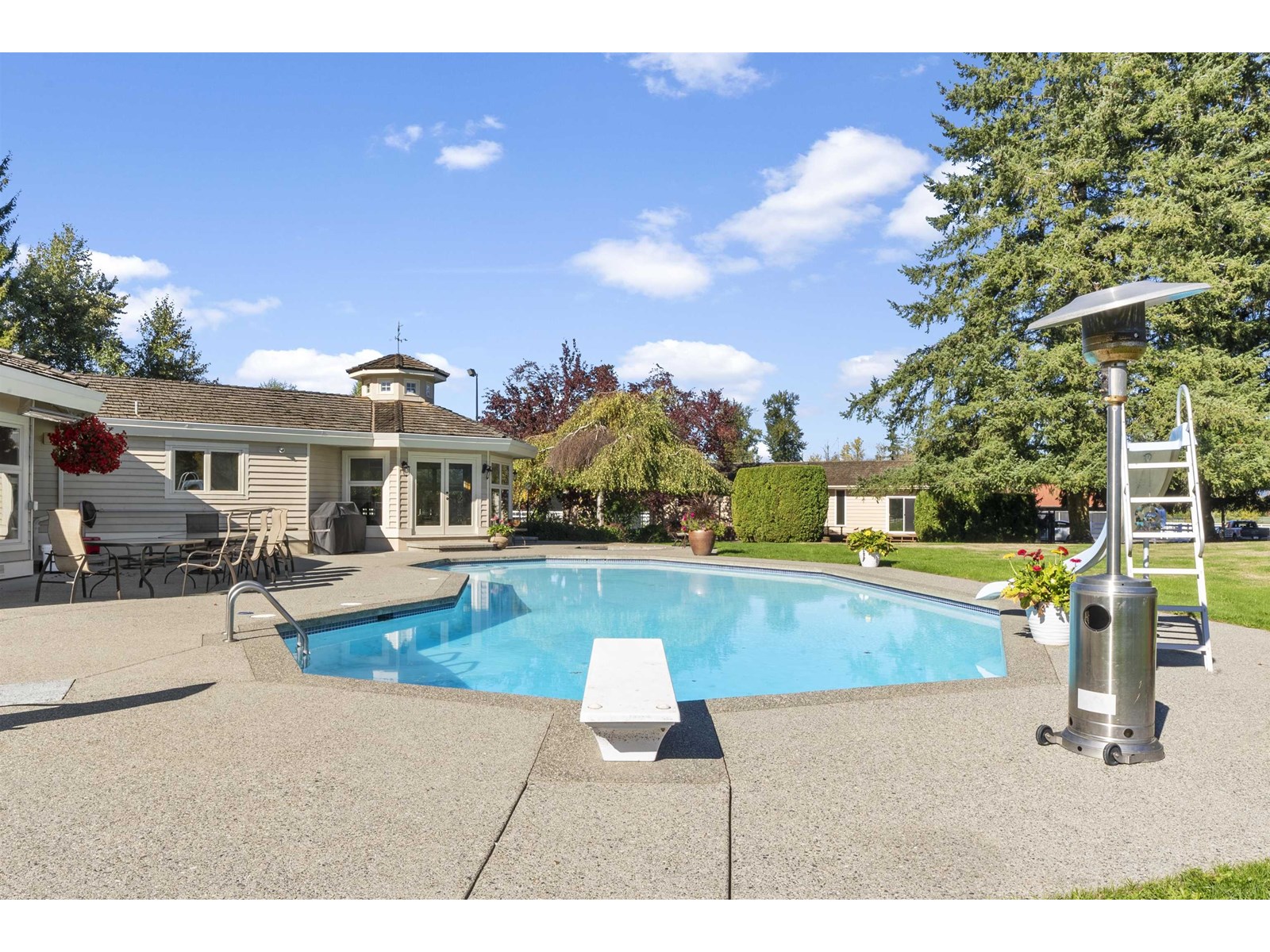 6895 272 STREET, Langley