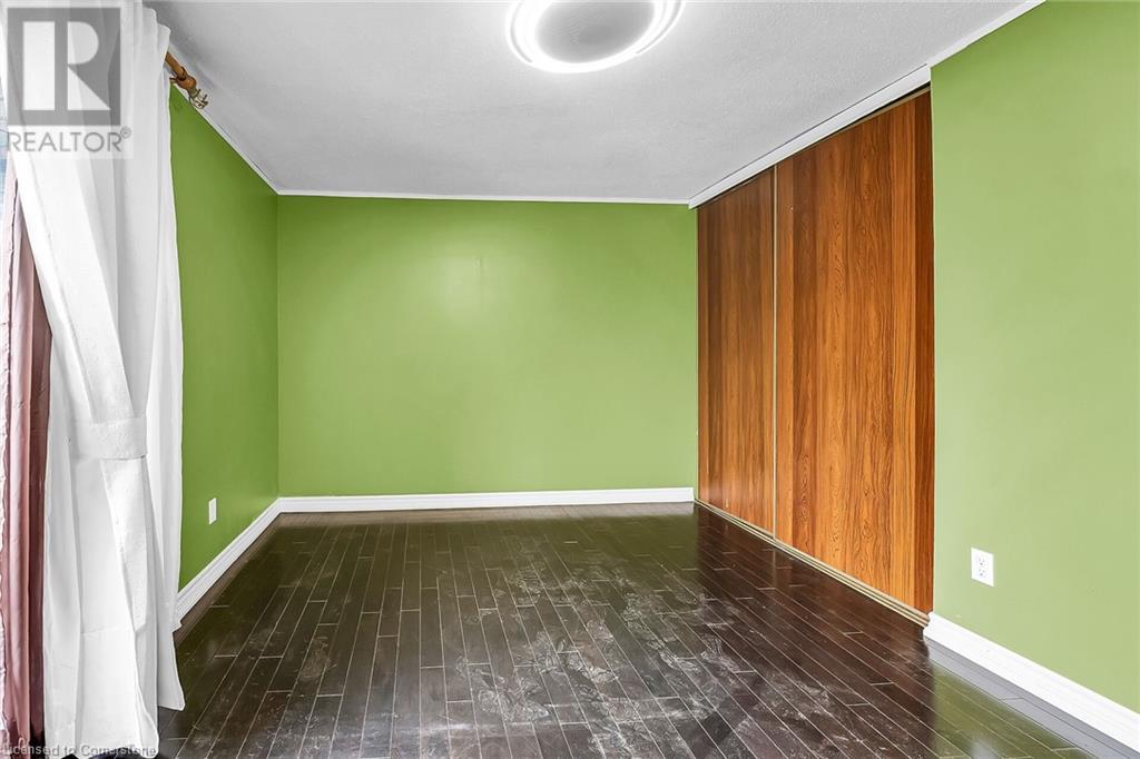 Photo 15 of 977 Francis Road Unit 2, Burlington ON