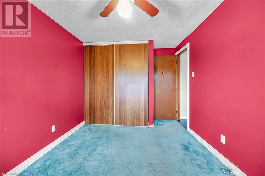 Photo 4 of 977 Francis Road Unit 2, Burlington ON