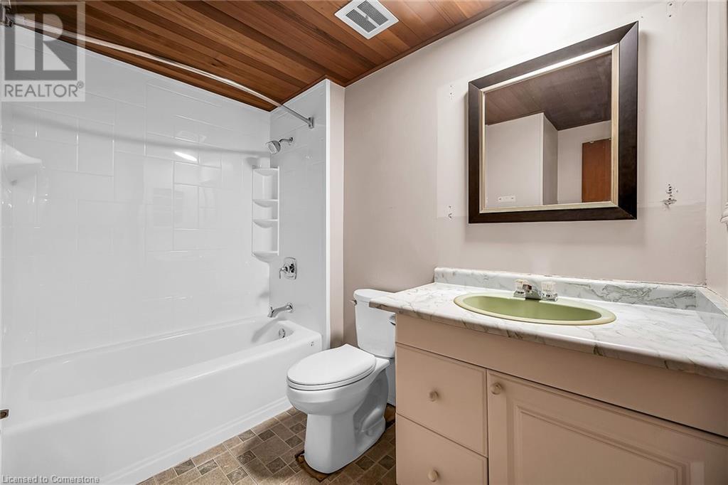 Photo 18 of 977 Francis Road Unit 2, Burlington ON