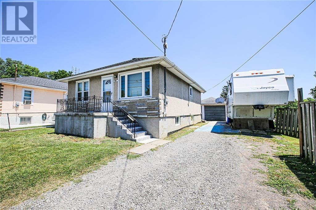 Photo 3 of 118 Morton Street, Thorold ON
