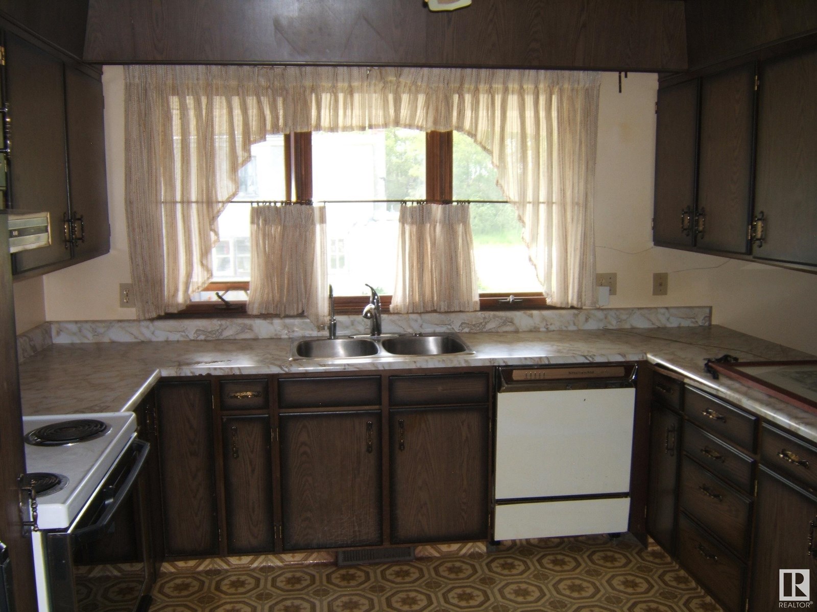 Photo 22 of 4922 50 Av, Spedden AB