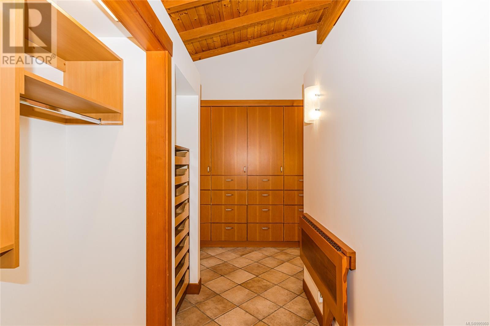 224 Pringle Farm Rd, Salt Spring