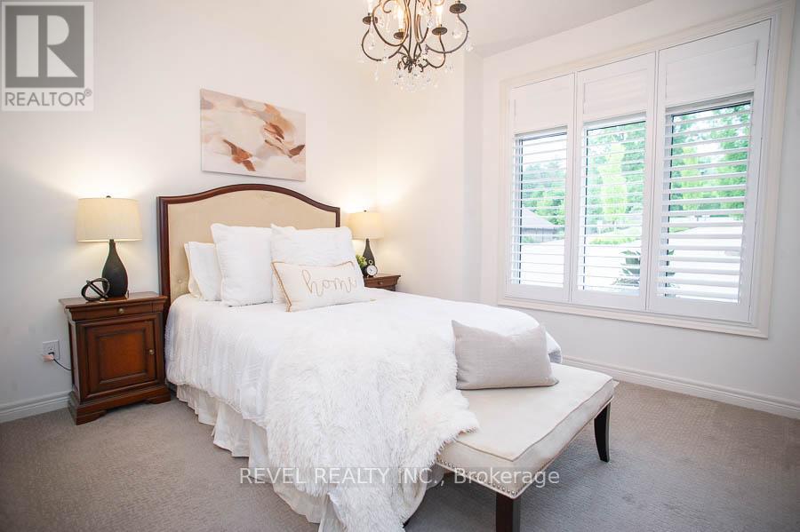 Photo 5 of 6 158 Willow Street, Brant ON