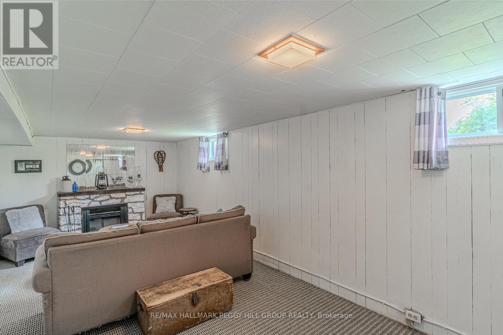 Photo 11 of 29 Argyle Avenue, Orillia ON