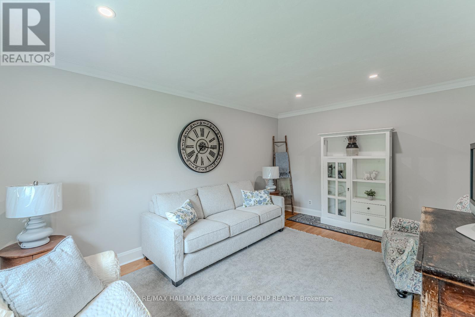 Photo 6 of 29 Argyle Avenue, Orillia ON
