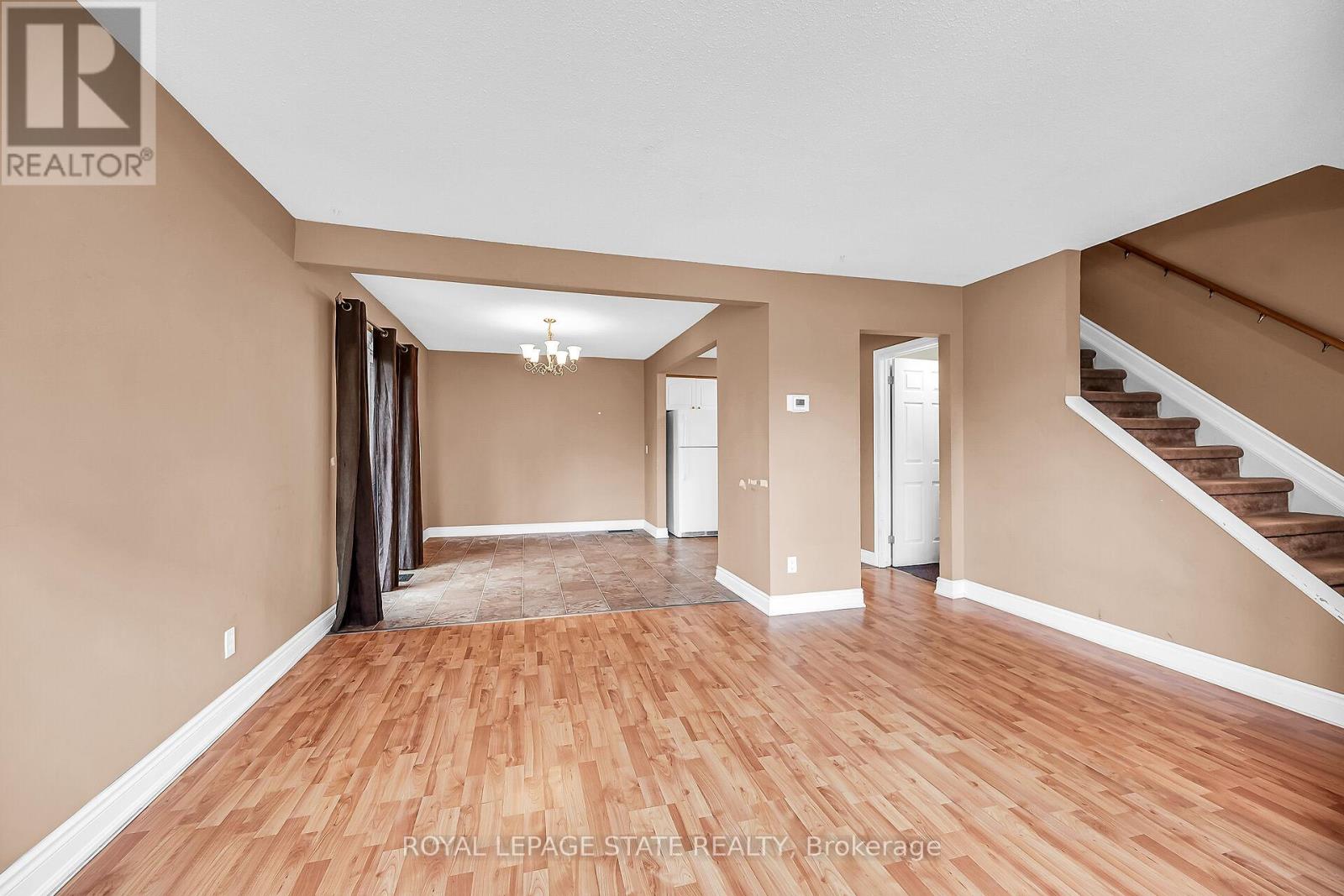 Photo 12 of 2 977 Francis Road, Burlington ON