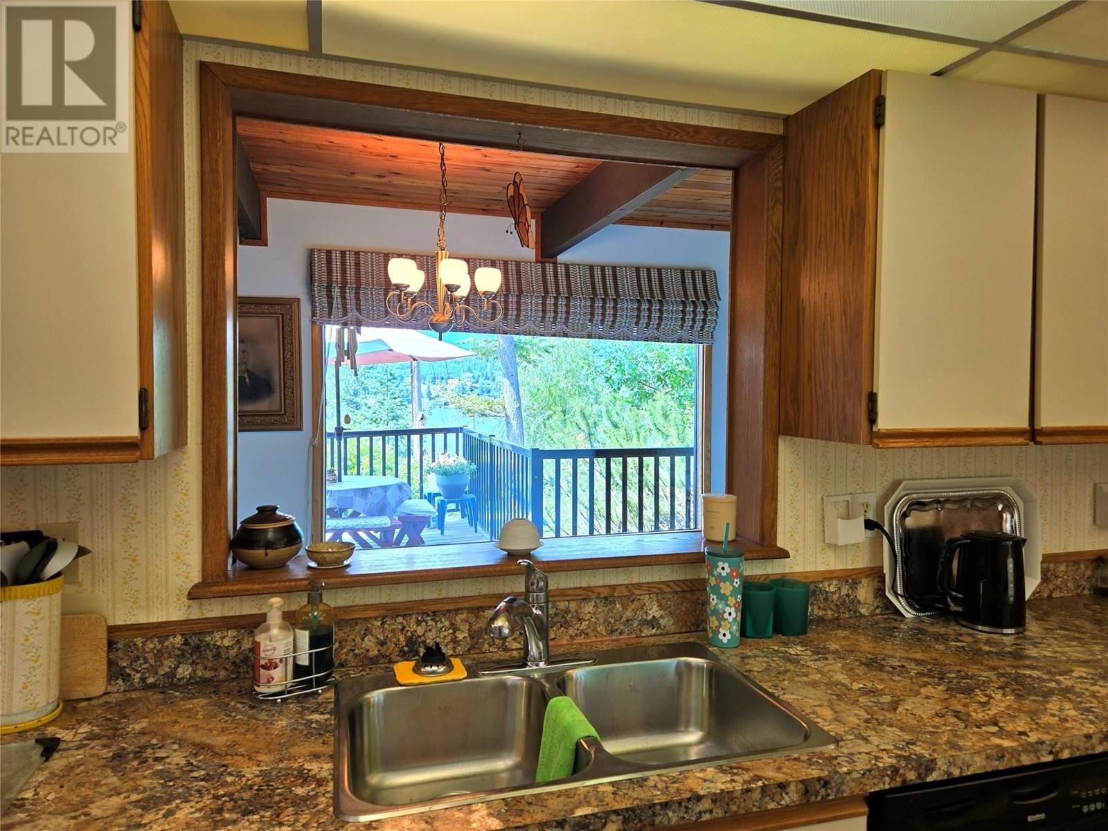 782 Lakeview Road, Invermere