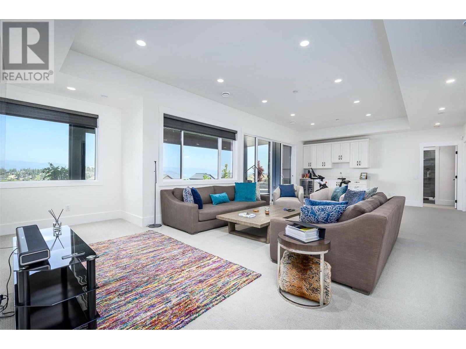  257 Ashcroft Court, Vernon