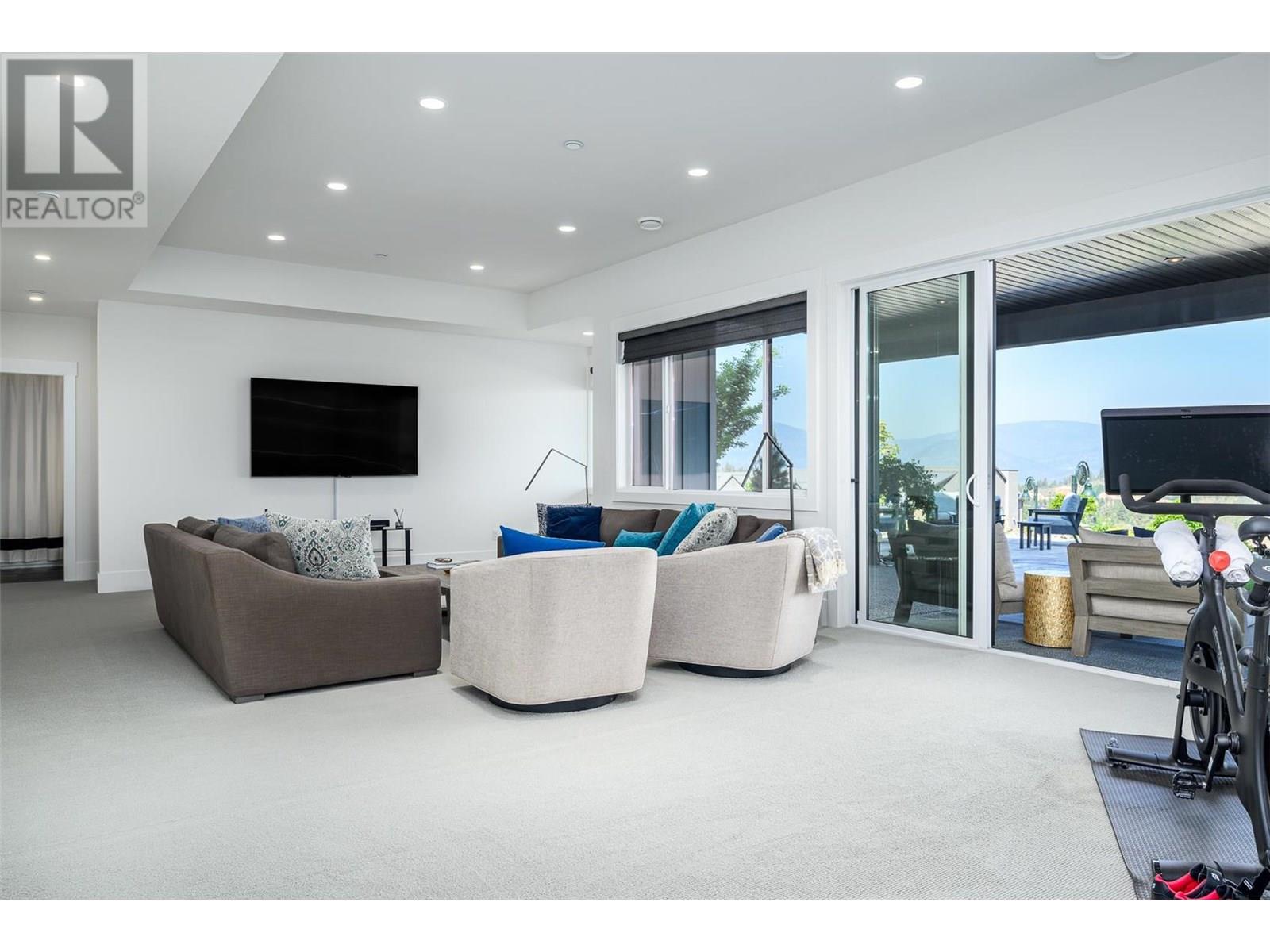  257 Ashcroft Court, Vernon