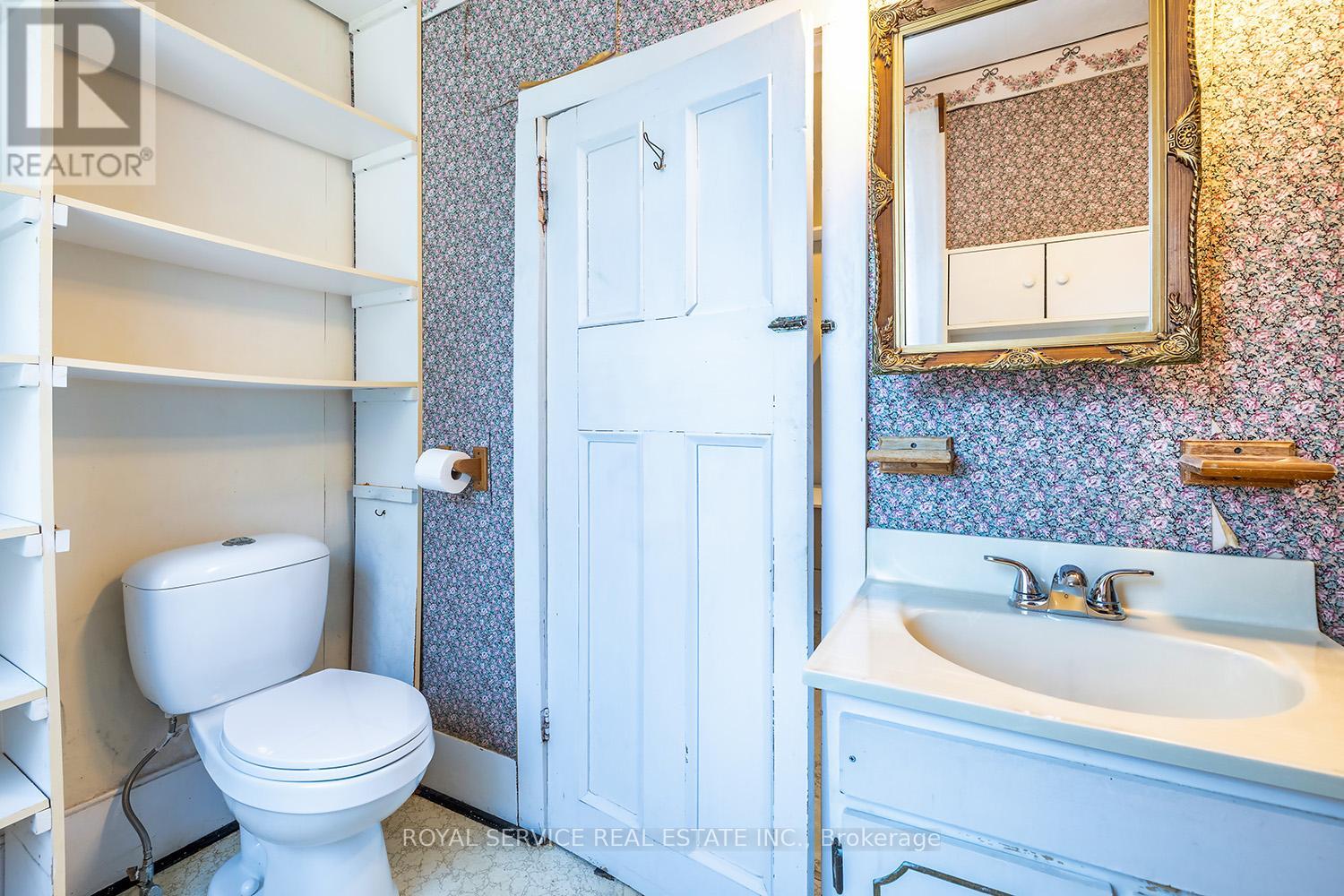 Photo 12 of 129 North Street, Clarington ON