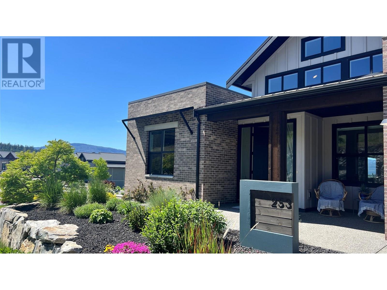  253 Ashcroft Court, Vernon