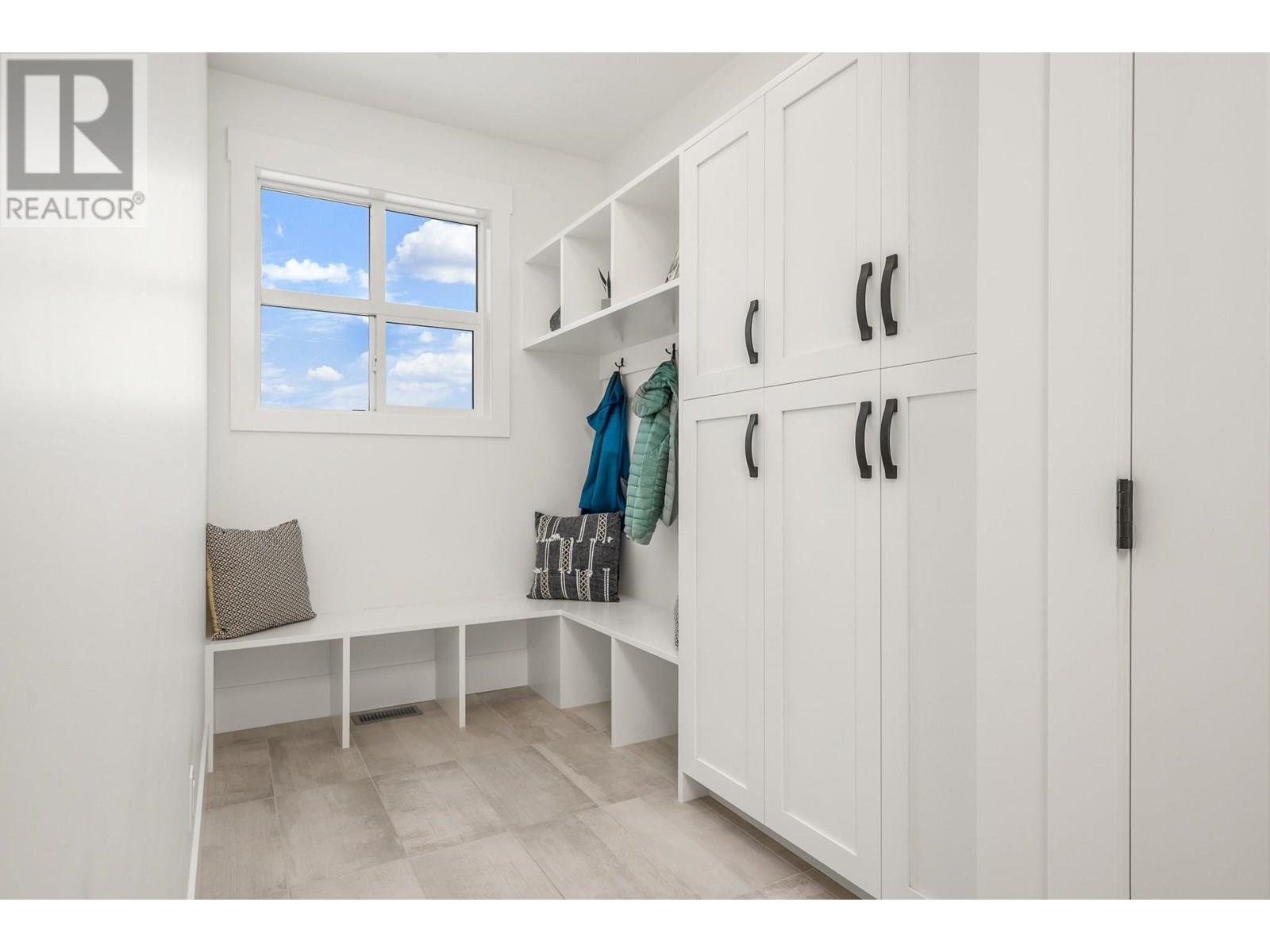  253 Ashcroft Court, Vernon