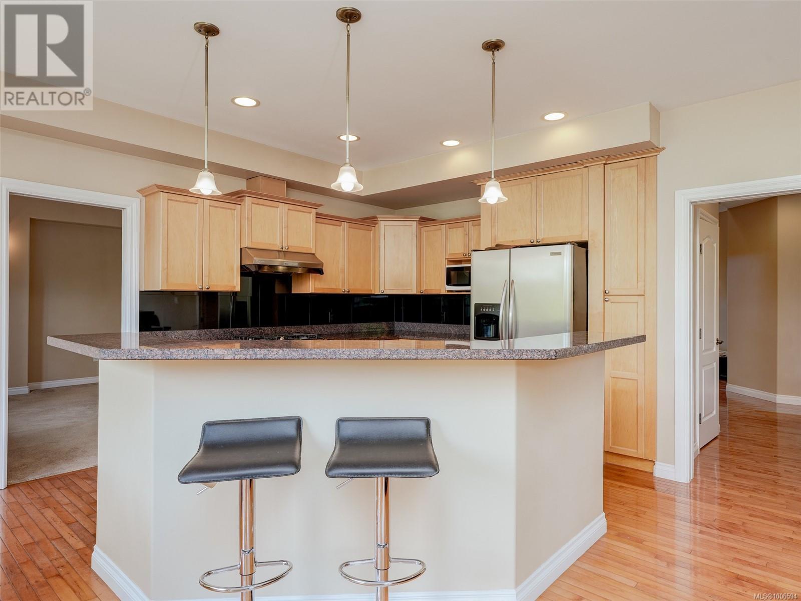 Photo 27 of 1713 Mamich Cir, Saanich BC