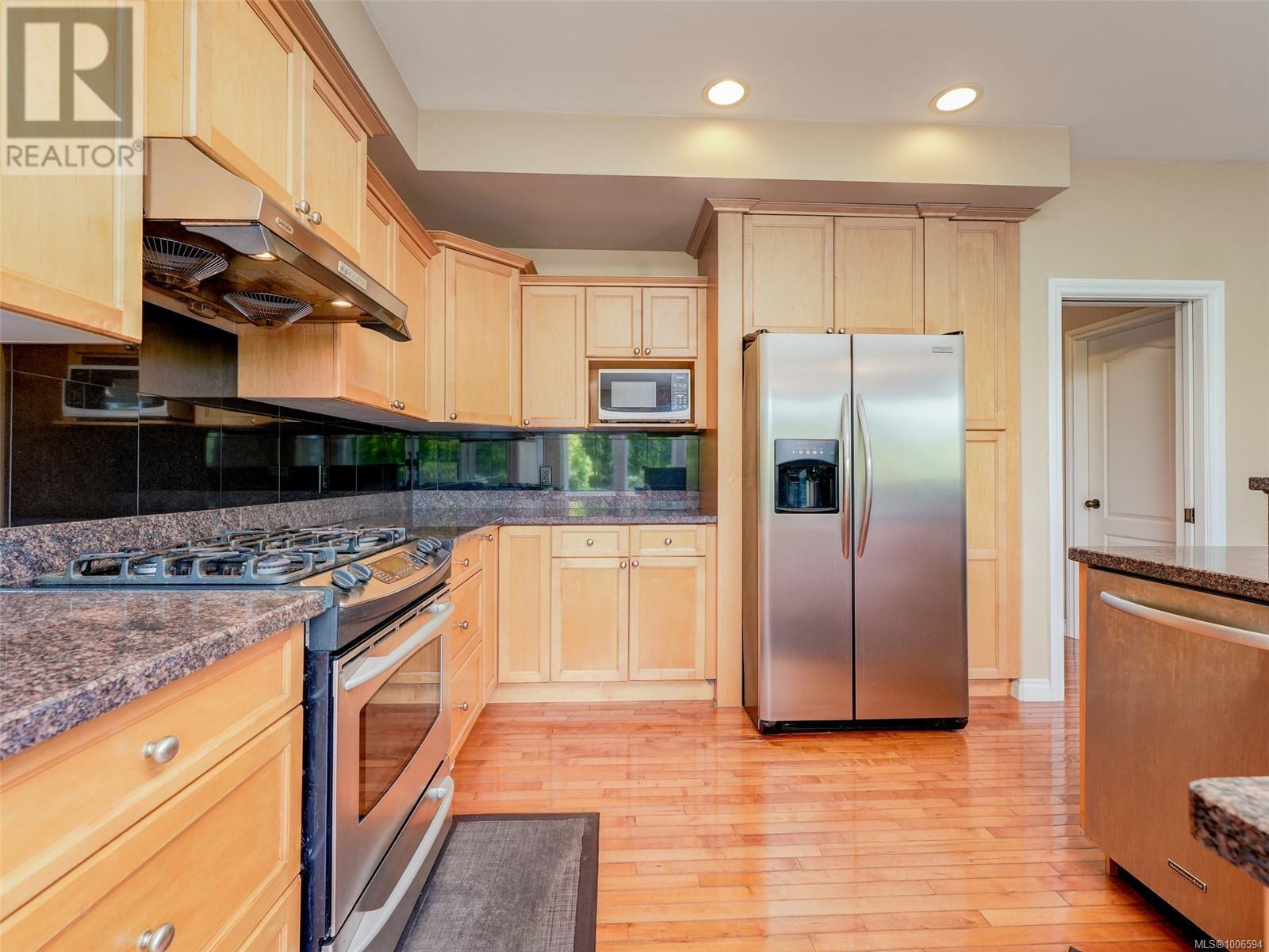 Photo 37 of 1713 Mamich Cir, Saanich BC