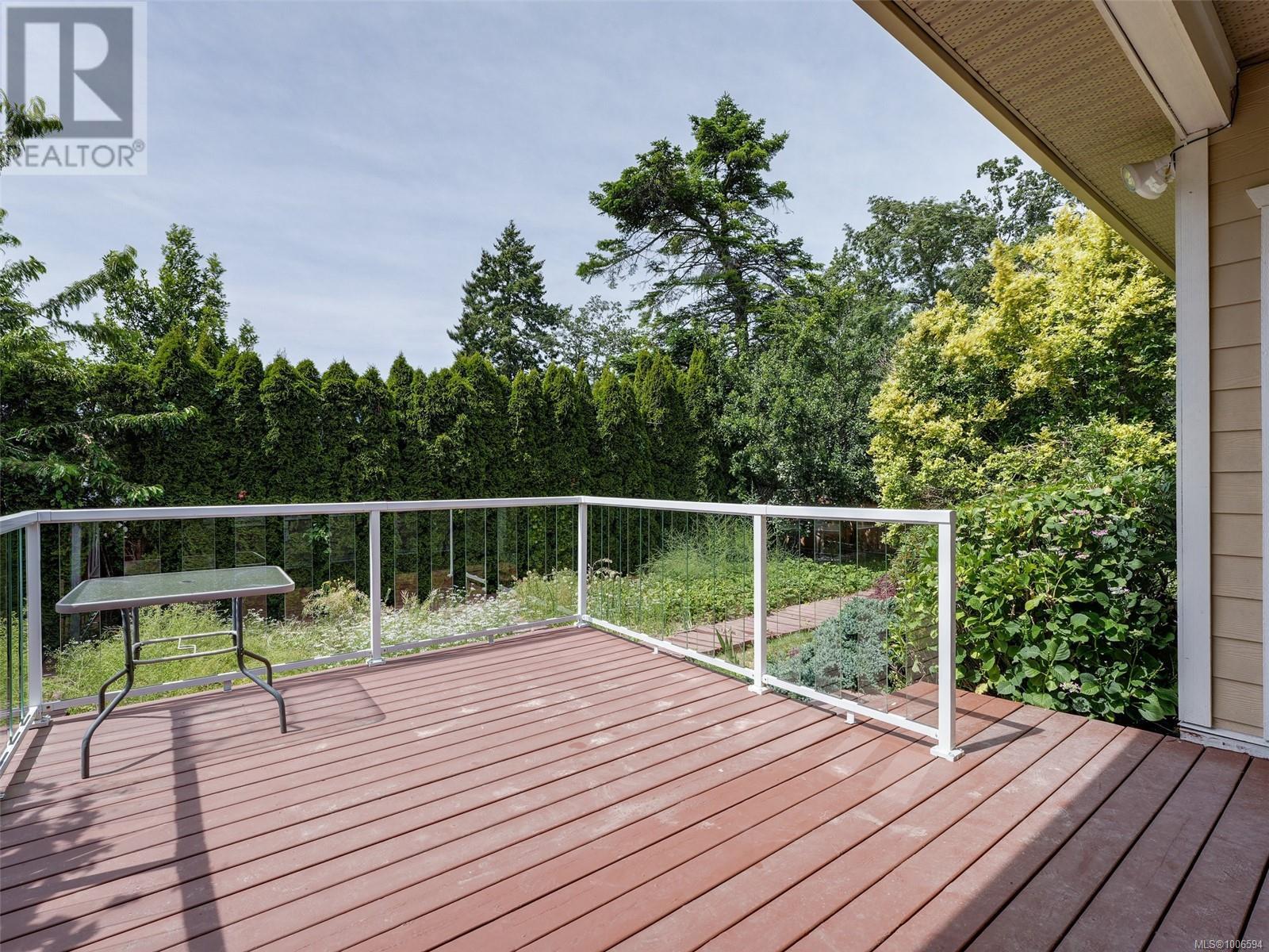 Photo 26 of 1713 Mamich Cir, Saanich BC