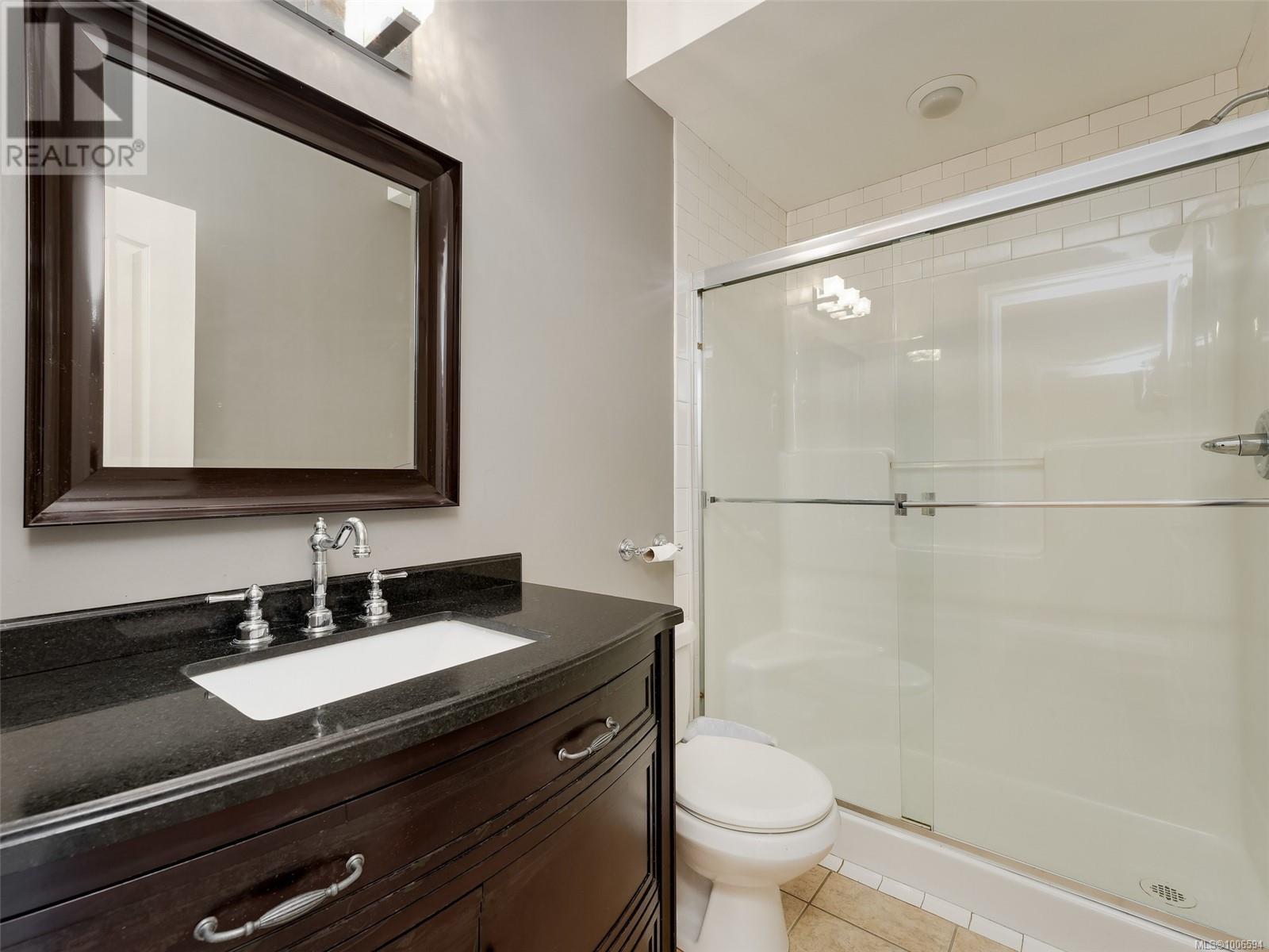 Photo 25 of 1713 Mamich Cir, Saanich BC