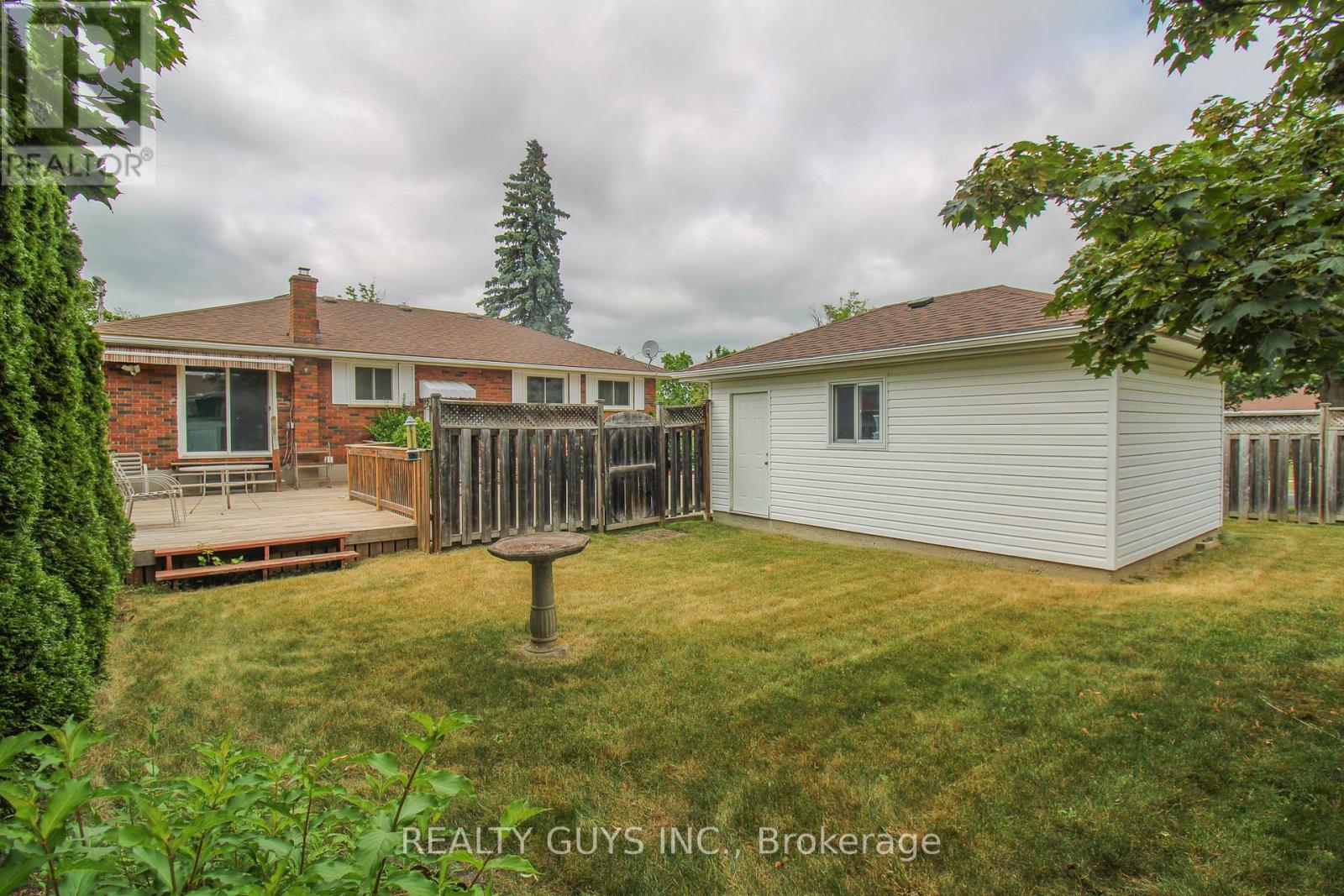 Photo 18 of 1066 Glebemount Crescent, Peterborough North ON